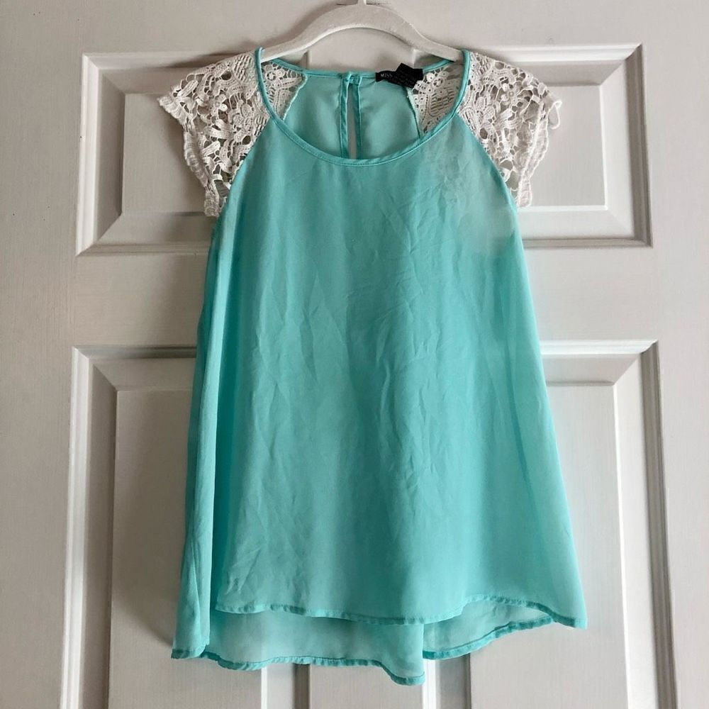 Miss Chievous Women’s Sheer Turquoise White Top Crochet Cap Sleeves Size Small